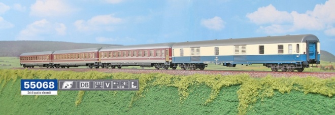 Set of 4 Passenger car of "Riviera Express" train running between Ventimiglia and Dortmund<br /><a href='images/pictures/ACME/AC55068-780x269.jpg' target='_blank'>Full size image</a>
